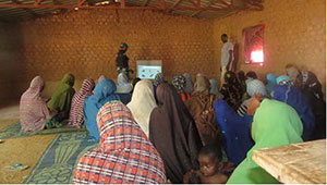 Video being disseminated by the mediator in a women’s group in Maradi, Niger