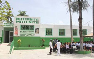 The front entrance to the maternity ward at the Hôpital Immaculée des Cayes, which is now more comfortable and welcoming for pregnant women and their families.